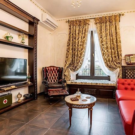 Private Museum Apartment With Antique Decor Bükreş Dış mekan fotoğraf