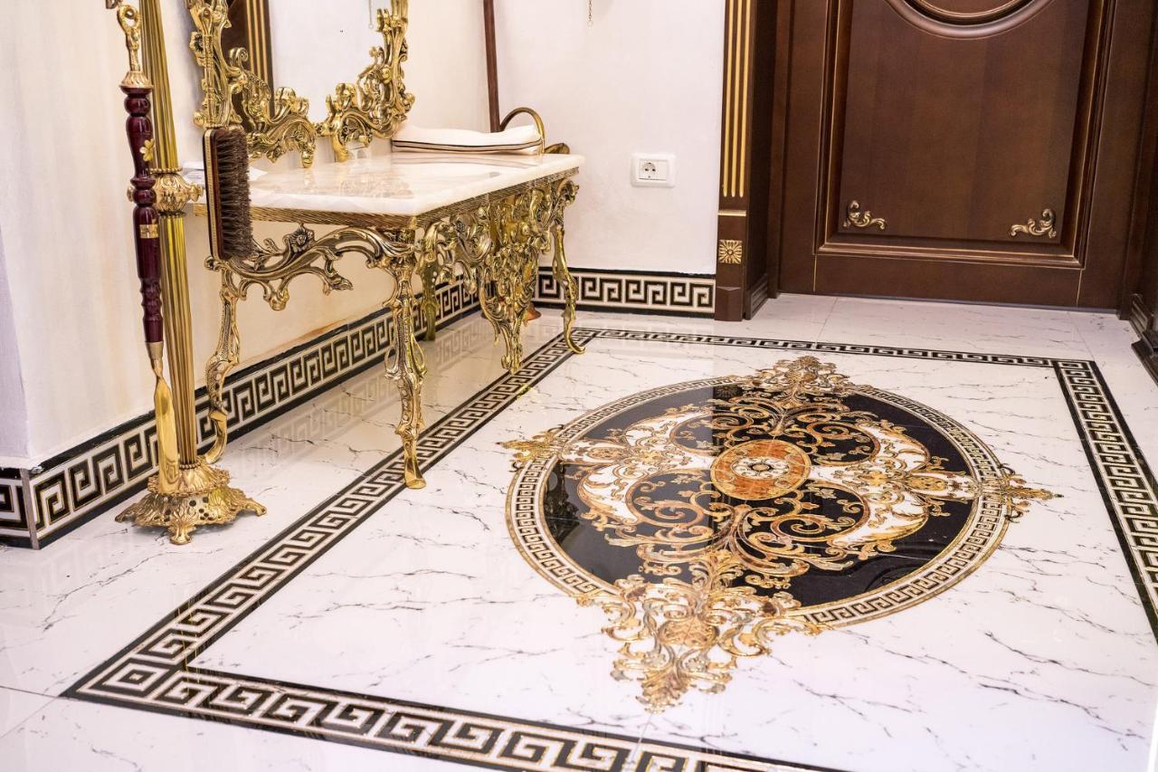 Private Museum Apartment With Antique Decor Bükreş Dış mekan fotoğraf