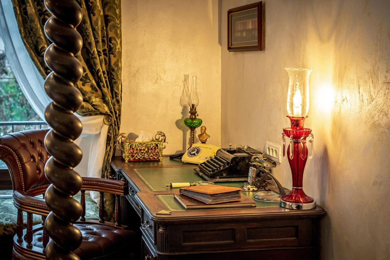 Private Museum Apartment With Antique Decor Bükreş Dış mekan fotoğraf
