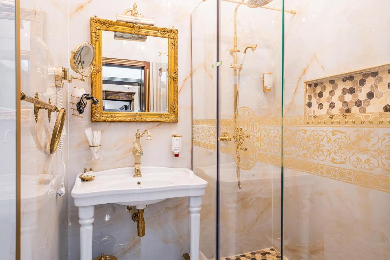 Private Museum Apartment With Antique Decor Bükreş Dış mekan fotoğraf