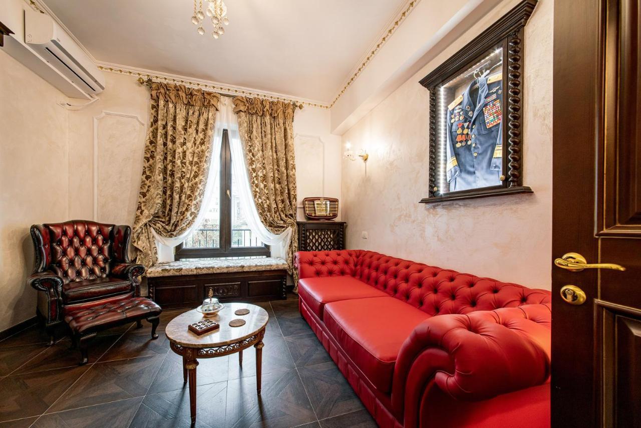 Private Museum Apartment With Antique Decor Bükreş Dış mekan fotoğraf