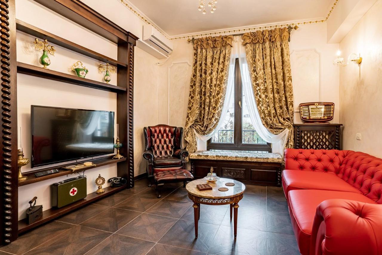 Private Museum Apartment With Antique Decor Bükreş Dış mekan fotoğraf