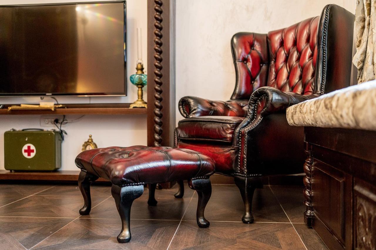 Private Museum Apartment With Antique Decor Bükreş Dış mekan fotoğraf
