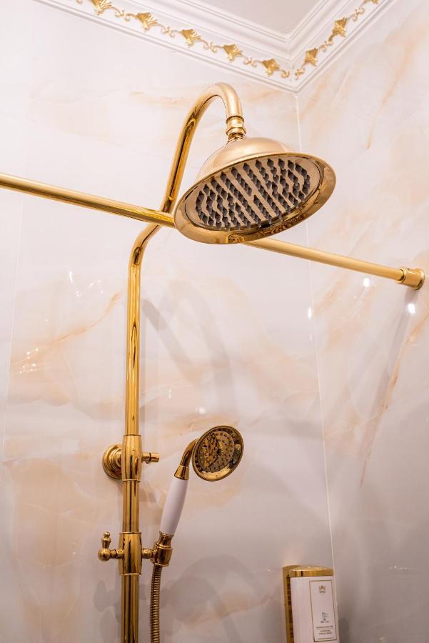 Private Museum Apartment With Antique Decor Bükreş Dış mekan fotoğraf