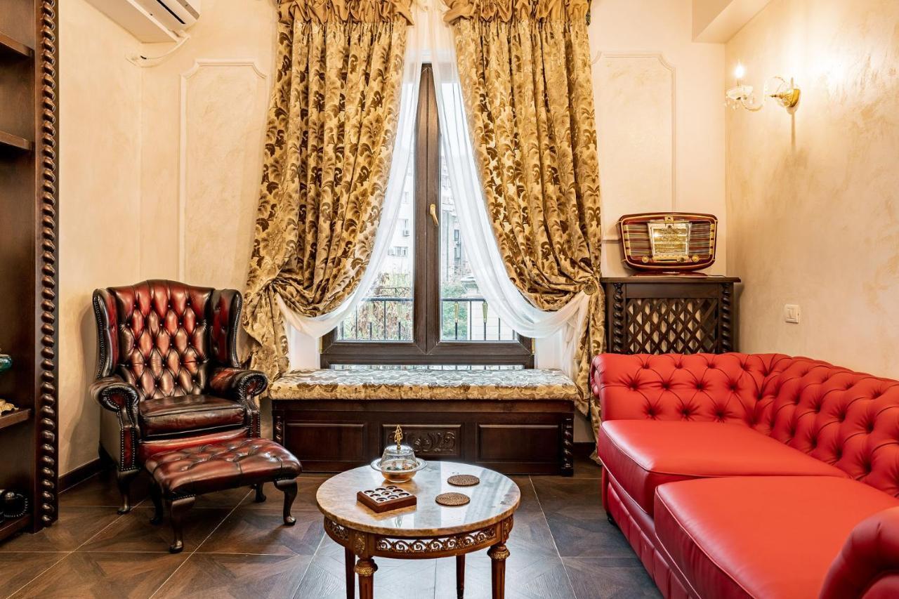 Private Museum Apartment With Antique Decor Bükreş Dış mekan fotoğraf