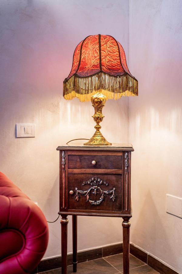 Private Museum Apartment With Antique Decor Bükreş Dış mekan fotoğraf