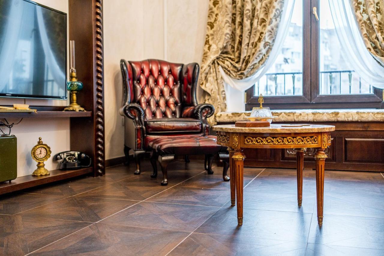 Private Museum Apartment With Antique Decor Bükreş Dış mekan fotoğraf
